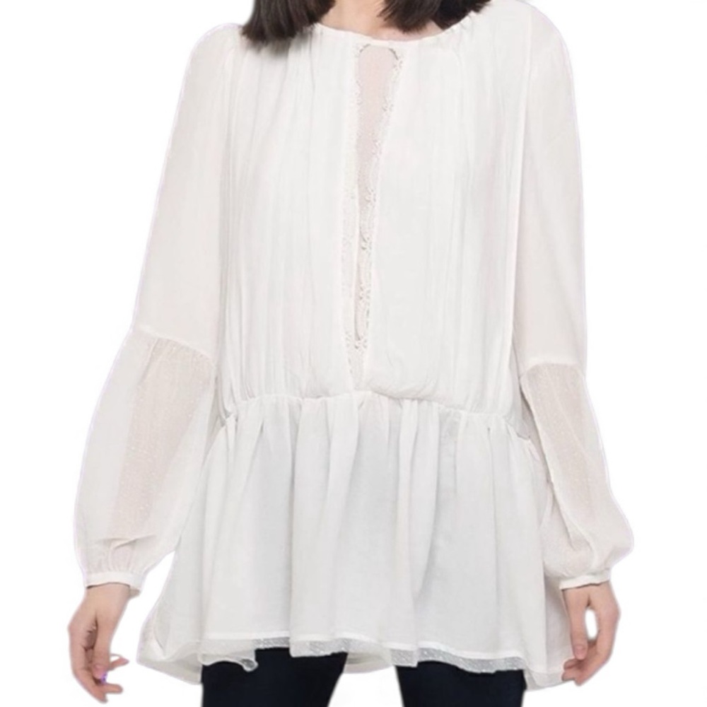 Free People top. White The Soul Serene Top Size Small NWT.